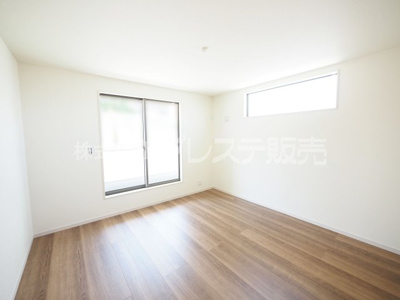 【収納】 | 奈良市押熊町の新築一戸建 全５区画 ２ | 現地写真（４号地２階洋室・ウォークインクローゼット）主寝室に大容量のＷＩＣを配置♪
