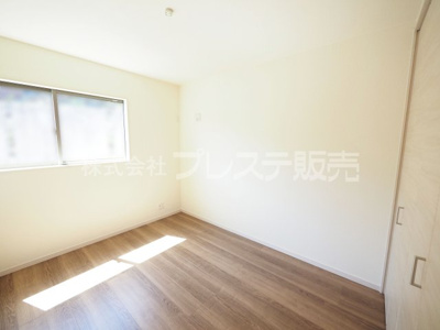 【トイレ】 | 奈良市押熊町の新築一戸建 全５区画 ２ | 現地写真（４号地２階トイレ）温水洗浄便座を標準装備！