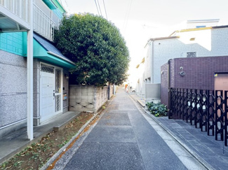 【前面道路含む現地写真】