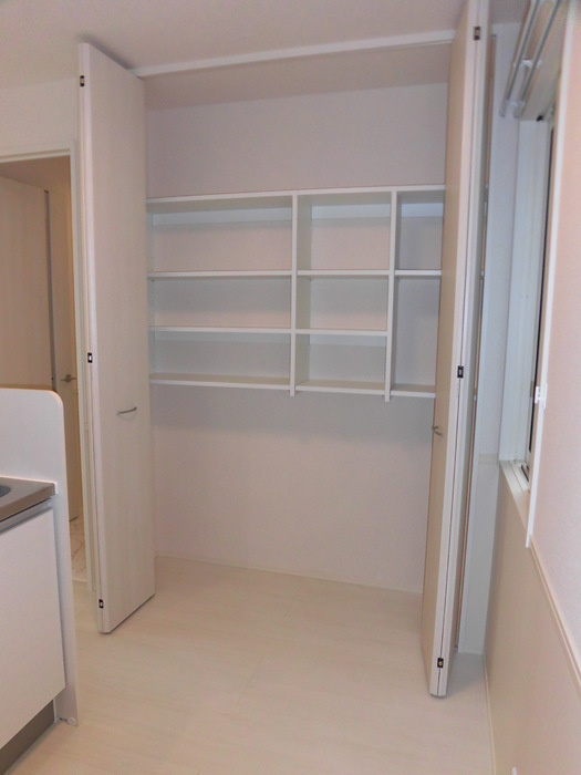 ヴェルデ カーサのキッチン|102 キッチン収納