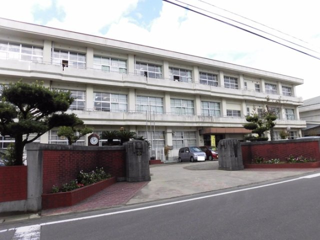 ヴェルデ カーサ|市立 妻ヶ丘中学校 285ｍ