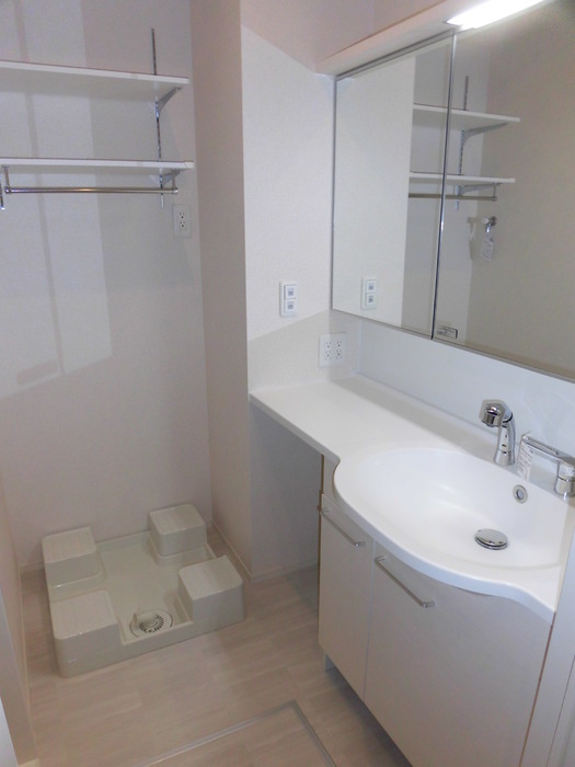 ヴェルデ カーサ|102 洗髪洗面化粧台・洗濯機置き場