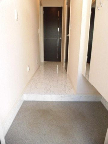 マール・ビビ C棟の玄関|C102 玄関