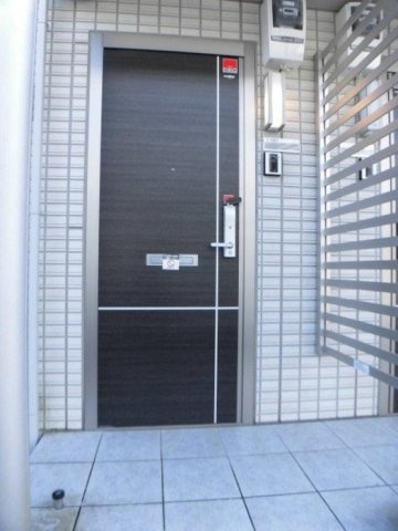 マール・ビビ C棟の玄関|C102 玄関