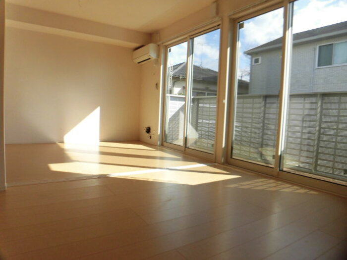 マール・ビビ C棟の洋室|C102 LDK・洋室