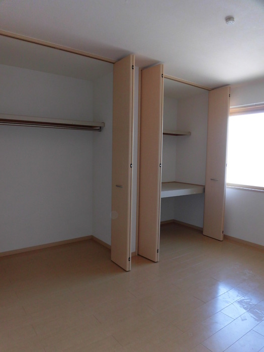 ホームパーティー Ⅱ号館|Ⅱ205 クローゼット