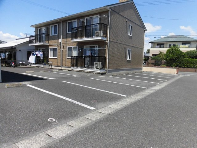 ホームパーティー Ⅱ号館の駐車場|駐車場