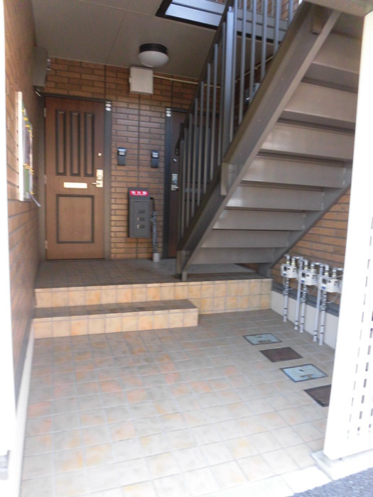 ホームパーティー Ⅱ号館のエントランス|エントランス