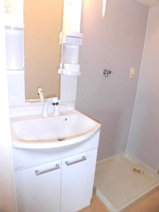 フローラルビレッジ Ⅰ番館|Ⅰ号館 101 洗髪洗面化粧台・洗濯機置き場