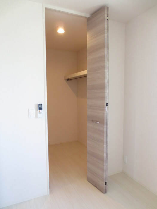 コンフォーレ鷹尾 A棟|Ａ202 ウォークインクローゼット