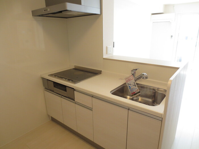 コンフォーレ鷹尾 A棟のキッチン|Ａ202 ＩＨコンロ付きキッチン