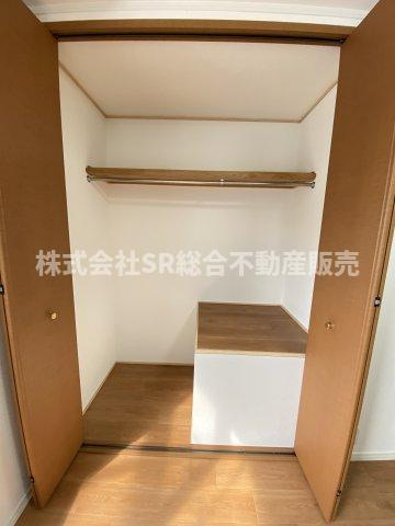 御厨東1丁目中古戸建の収納|2F全洋室にクローゼットがついてます！