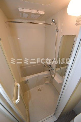 プレサンス本町エクストラの浴室