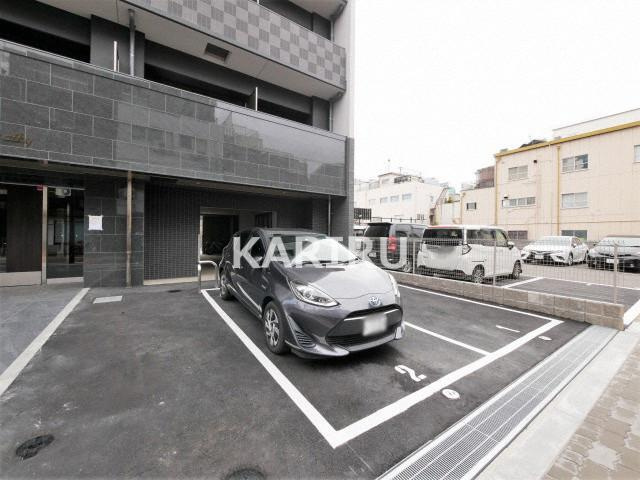 ファステート大阪ベースシティの駐車場