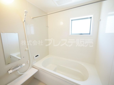 【浴室】 | 奈良市押熊町の新築一戸建 全５区画 ２ | 現地写真（５号地浴室）浴室暖房乾燥機を標準装備！