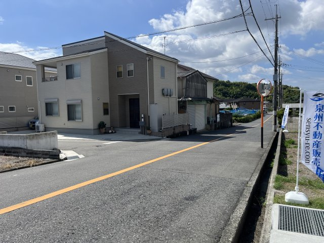 貝塚市水間　建築条件なし土地の前面道路含む現地写真|前面道路含む現地写真です