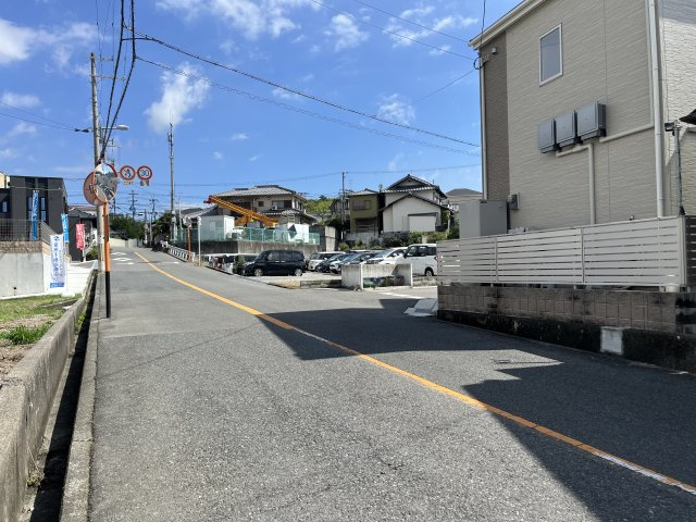 貝塚市水間　建築条件なし土地の前面道路含む現地写真|前面道路含む現地写真です