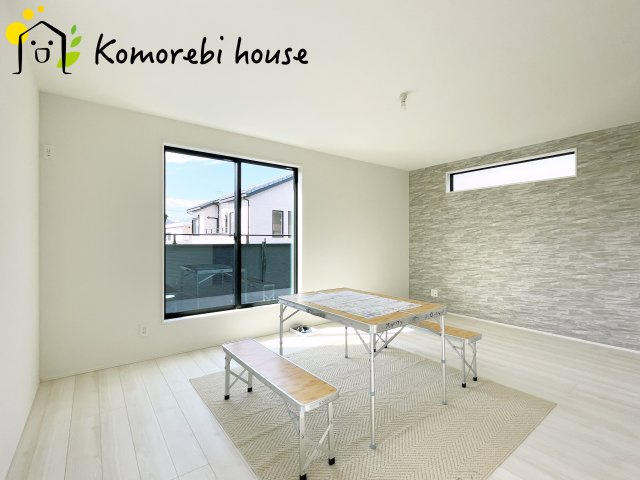 さいたま市大和田町　18期　新築一戸建て　グラファーレ　02の居間・リビング|26.3.7撮影済み