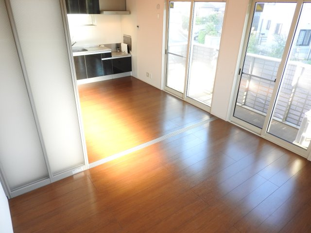 まなび野八番館の居間・リビング