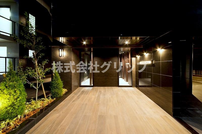 Le'a横濱アヴニールのエントランス