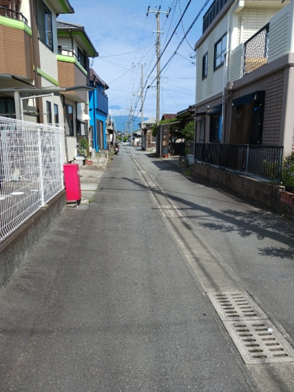 【前面道路含む現地写真】