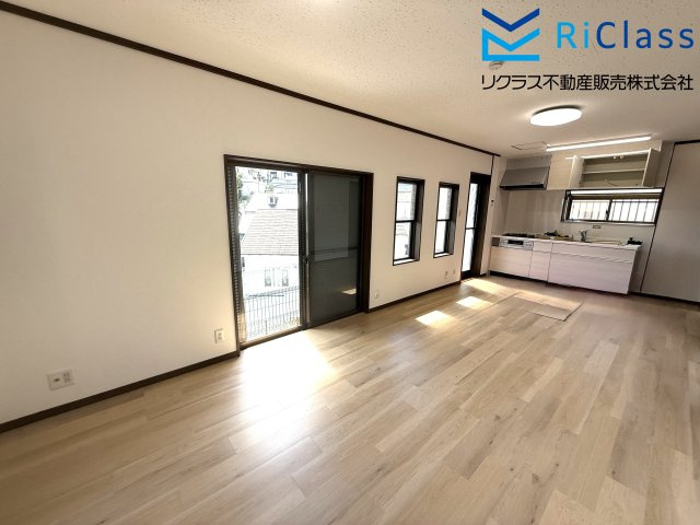 中古戸建　神戸市長田区上池田3丁目17の居間・リビング