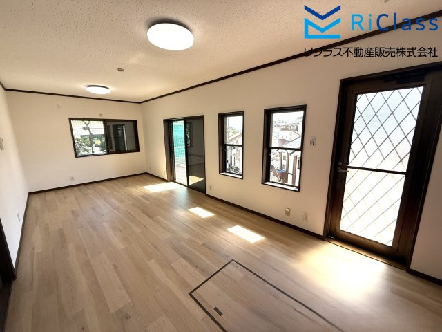 中古戸建　神戸市長田区上池田3丁目17の居間・リビング