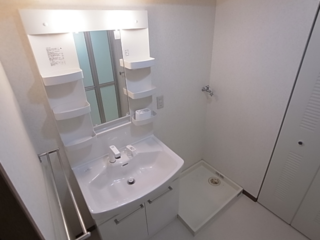 神戸市兵庫区駅南通３丁目の賃貸マンションの洗面所