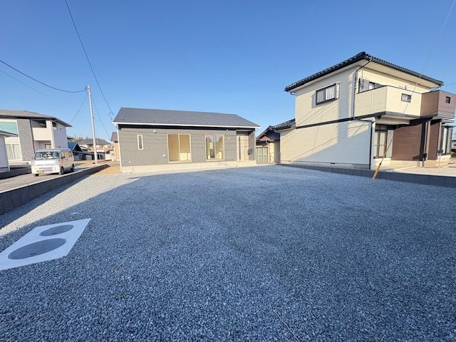 上里町大御堂第４（全２棟）2号棟の前面道路含む現地写真