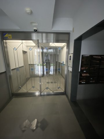 カバーロ京都御所西のエントランス