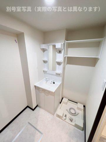 春日井市上条町１丁目の賃貸マンションの洗面所