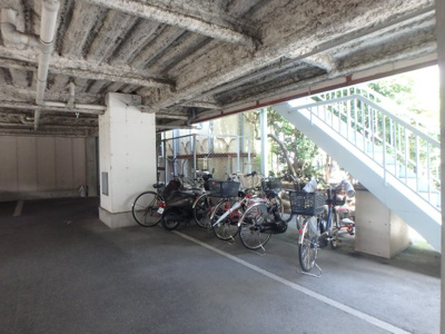 【その他共用部分】 | ロードハイツ甲東園 | 駐輪スペースです