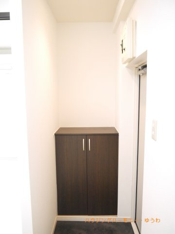 【玄関】 | 大山マイコーポA棟 | 玄関はお客様をお出迎えする最初の場所、帰ってくる時に入る最初の場所。そんな場所だからこそ、より良い空間に…。