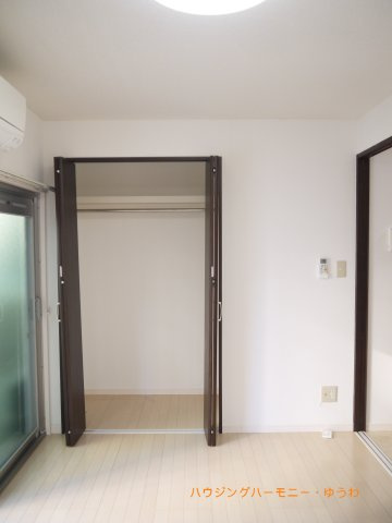 【洋室】 | 大山マイコーポA棟 | うららかな陽射しがどのお部屋にも降り注ぎますように、快適さを追求した間取設計。