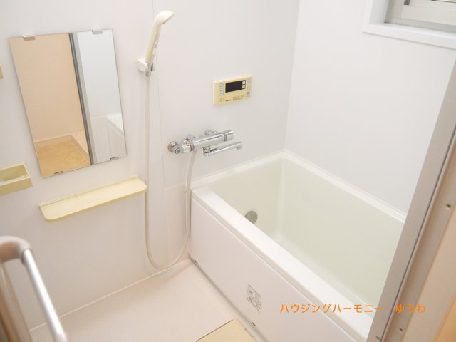 【浴室】 | 大山マイコーポA棟 | 一日の疲れを癒すバスルームは、心地よいリラックスを叶える清潔感溢れる美しい空間です。