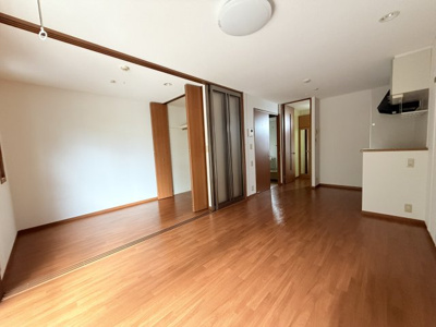 【居間・リビング】 | ヴィラ・フローラル　B棟