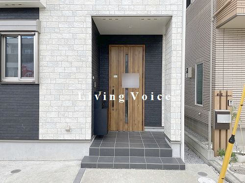 【仲介手数料０円】海老名市杉久保南1丁目　中古一戸建ての玄関|【仲介手数料０円】海老名市杉久保南1丁目　中古一戸建て