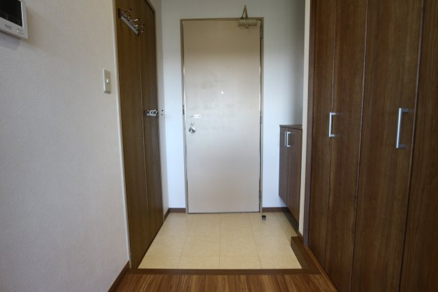 学園西カレッジハイツの玄関