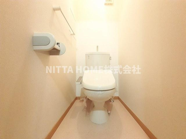 ヴィラ・ポポラーレⅡのトイレ|温水洗浄付きのトイレになります◎