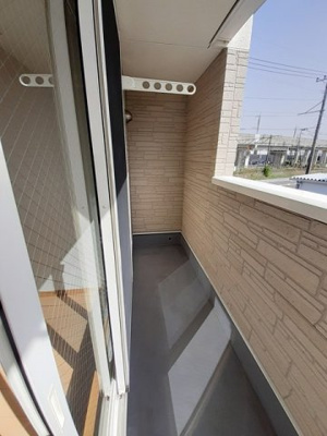 【バルコニー】 | 駅通りハイツ | 開放的で明るい空間を演出してくれるバルコニーです