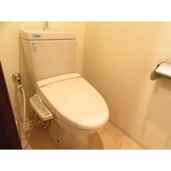 パークアクシス丸の内　名古屋市賃貸　仲介手数料無料のトイレ