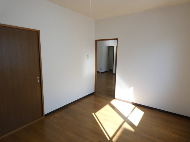 ハイツゴールドの洋室