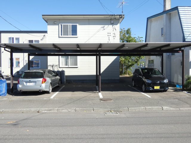 ハイツゴールドの駐車場