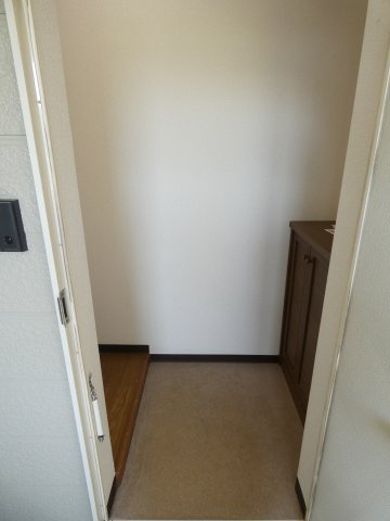 ハイツゴールドの玄関