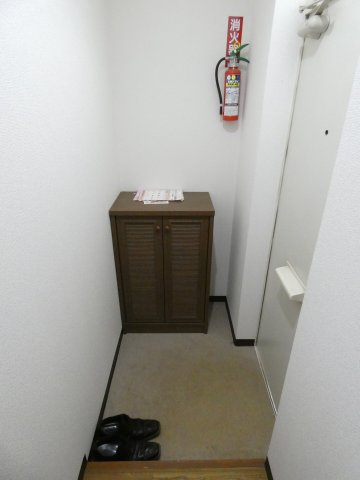 ハイツゴールドの玄関