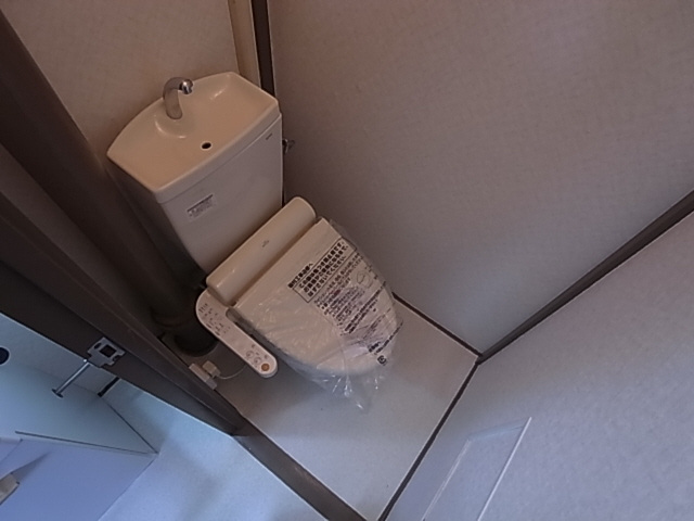 神戸市兵庫区菊水町１０丁目の賃貸マンションのトイレ|トイレ