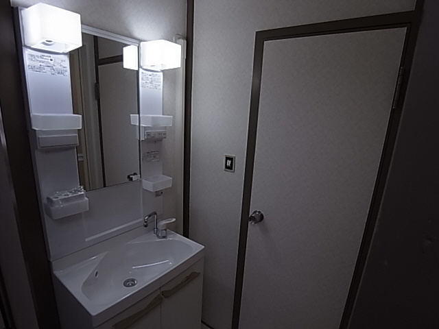 神戸市兵庫区菊水町１０丁目の賃貸マンションの洗面所|洗面