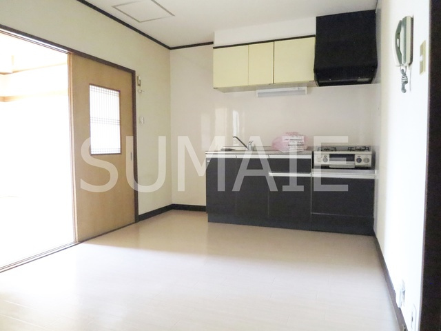 第一プラムフラワーガーデンの居間・リビング|ダイニングルーム。