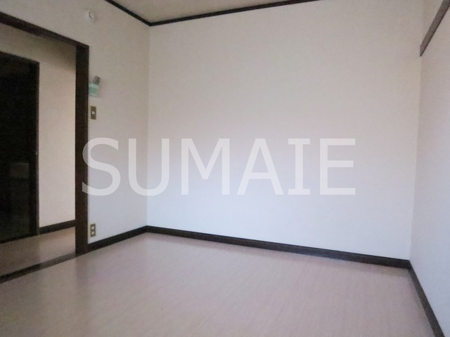 第一プラムフラワーガーデンの寝室|人気のフローリングです。