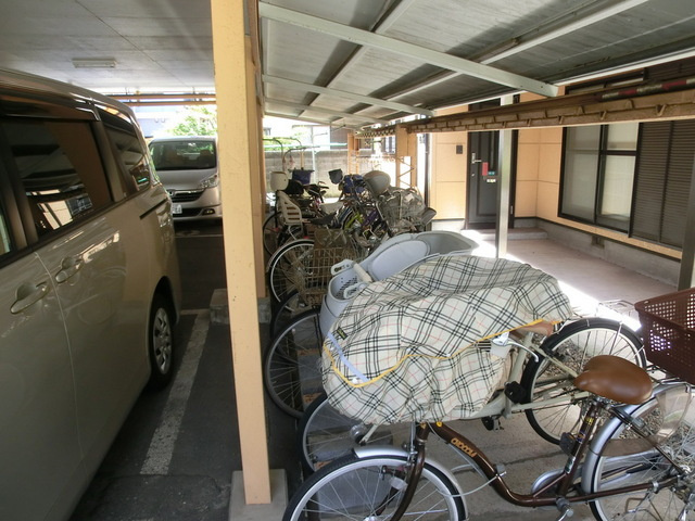 第一プラムフラワーガーデンのその他共用部分|敷地内駐輪場有り。
